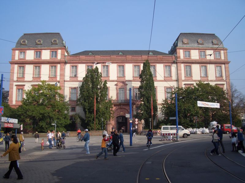 Vorschaubild Ansicht Residenzschloss Darmstadt (Titelfoto)