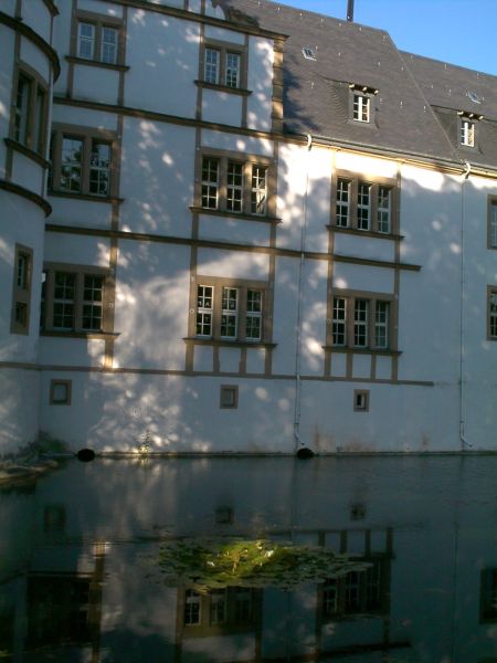 Schloss Neuhaus