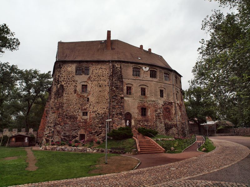 Burg Rolau