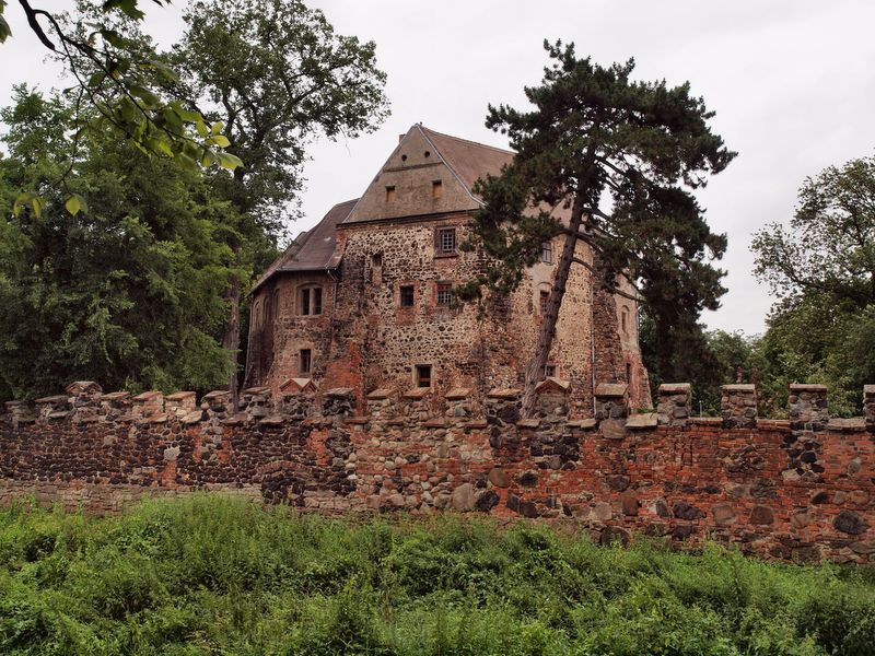 Burg Rolau